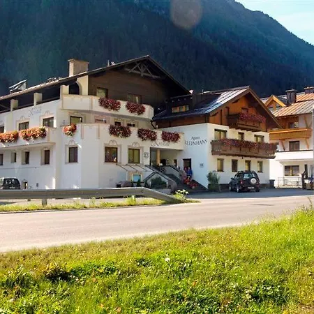 Kristall Hotel