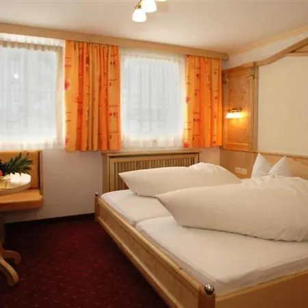 Kristall Hotel 3*