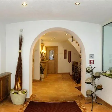 Kristall Hotel 3*