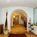 Kristall Hotel 3*